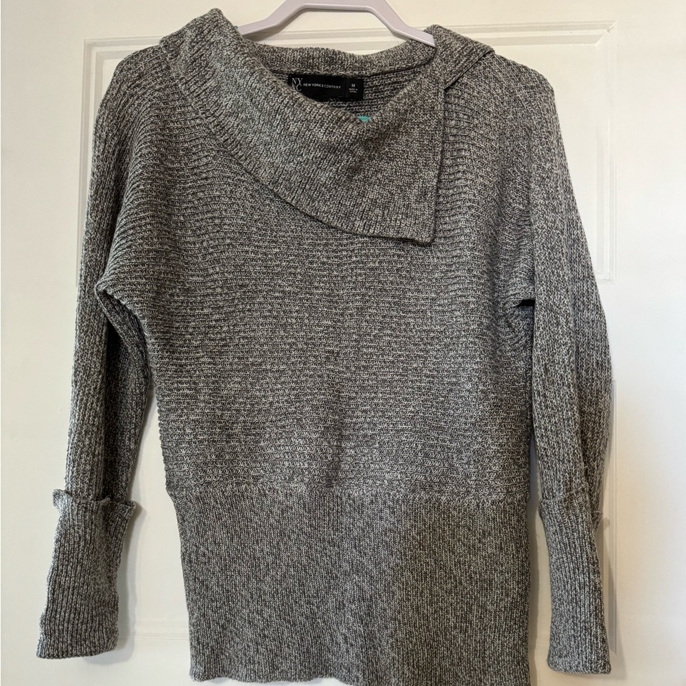 New York and Company Size Medium Gray Sweater